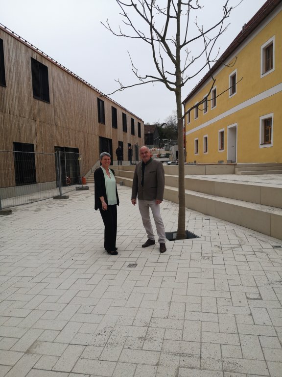 NOS - Vorplatz BGM + GL 04.04.2024 NOS - Vorplatz BGM + GL 04.04.2024