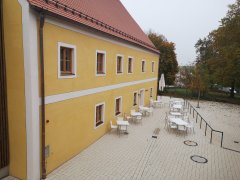 NOS - Cafe Marienkäfer - Herbst aussen NOS - Cafe Marienkäfer - Herbst aussen