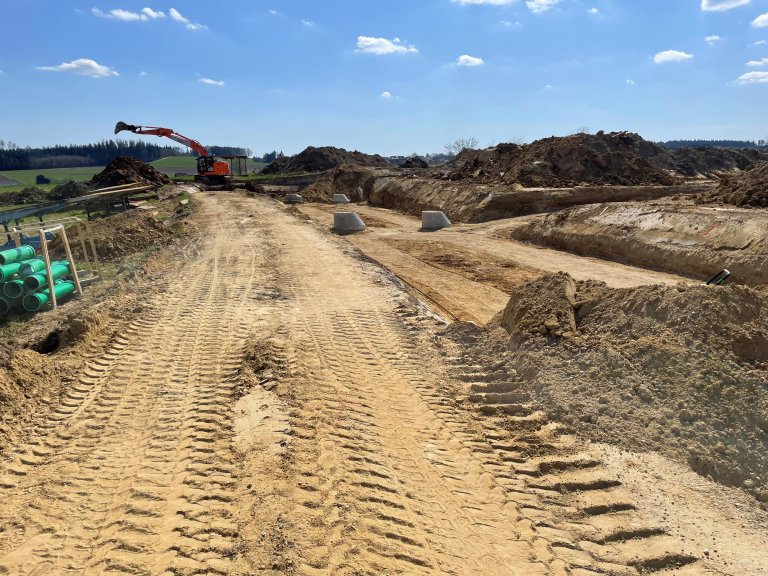 Erdbewegung Südhang von Manfred Sterz 4-2025