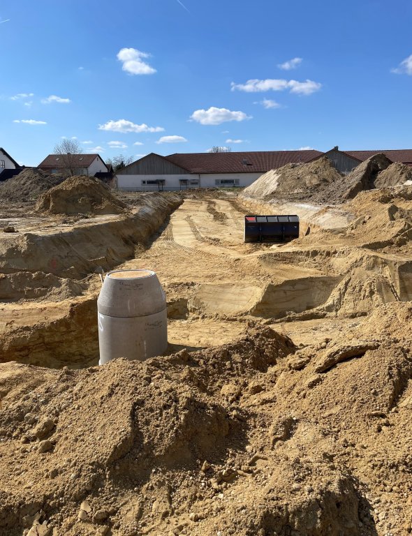 Erdbewegung Südhang Kanal von Manfred Sterz 4-2025